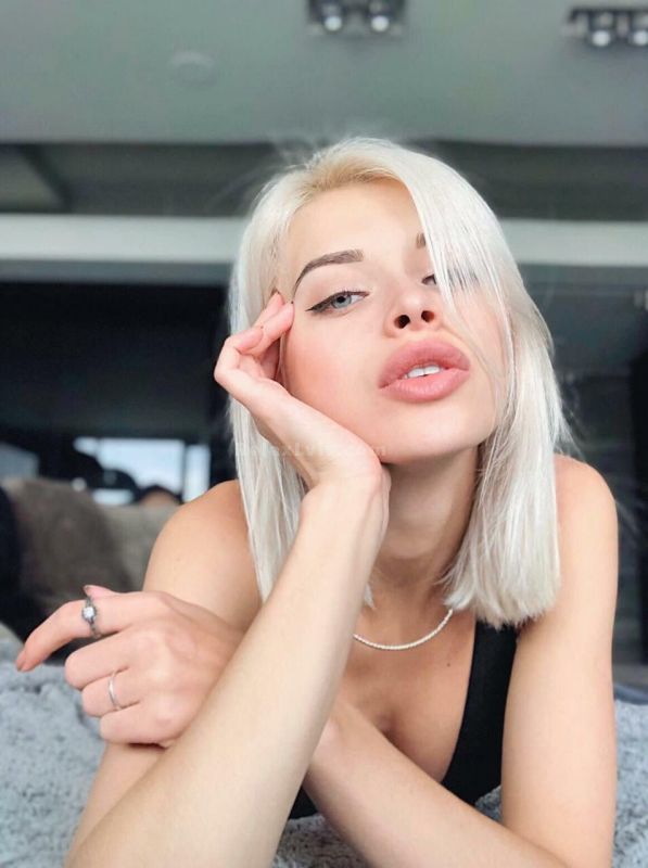 Lviv escort : Karolina - photo 2