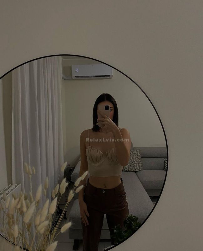 Lviv escort : Darina - photo 3