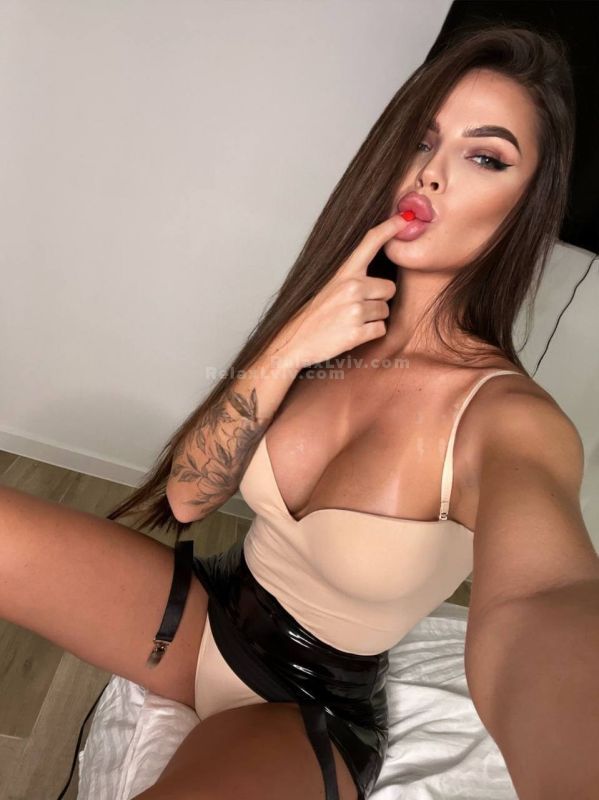 Lviv escort : Nastya - photo 2