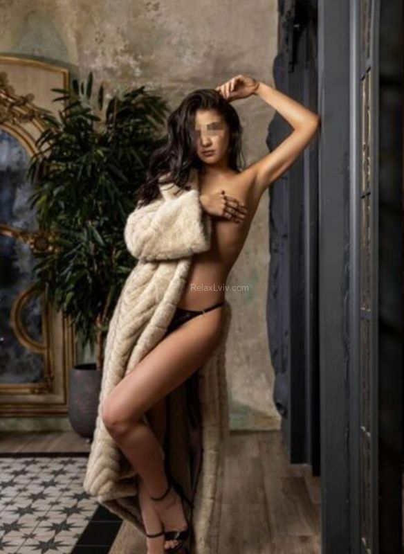 Lviv escort : Alina - photo 1