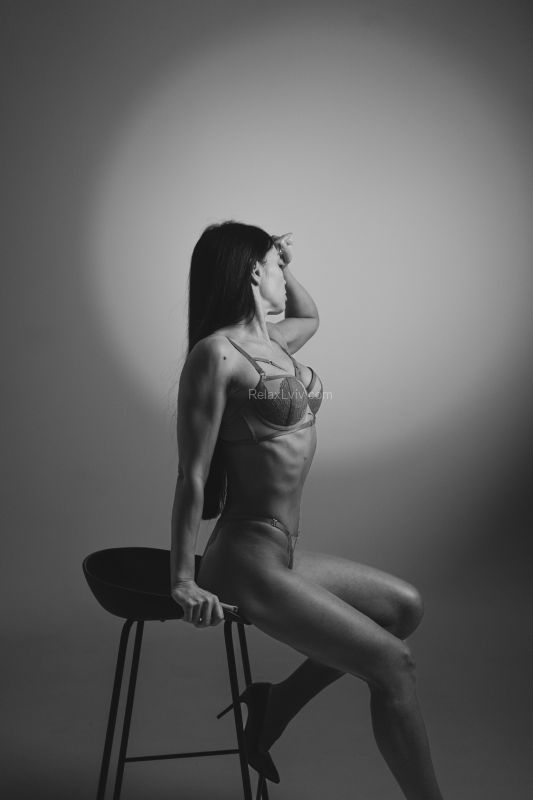 Lviv escort : Anya - photo 3