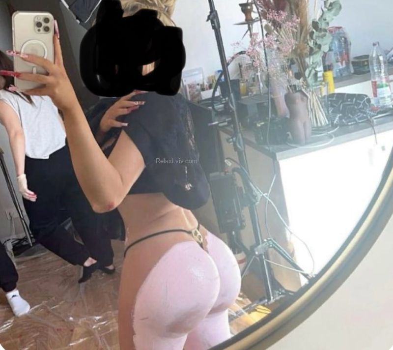 Lviv escort : Polina - photo 2