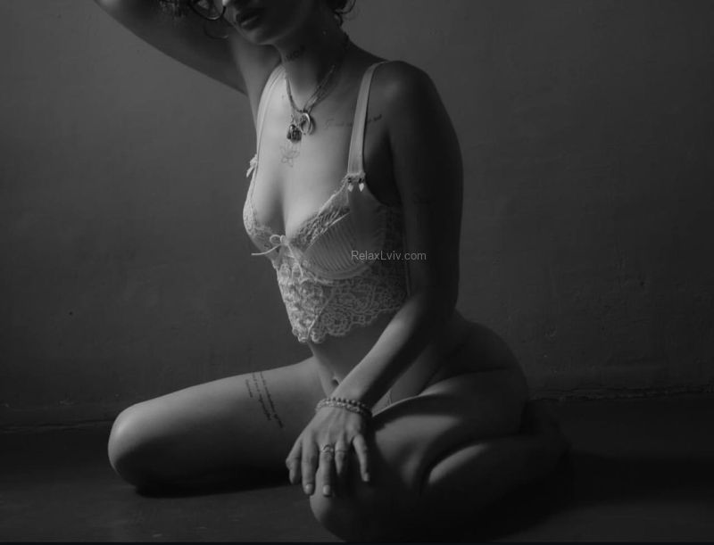 Lviv escort : Vlada - photo 3