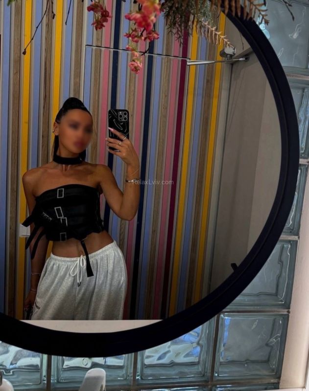 Lviv escort : Ameliya - photo 10