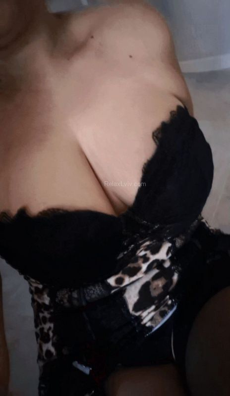 Lviv escort : Karina - photo 2