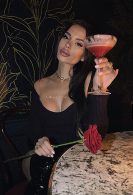 Lviv escort : Nastya - photo 2