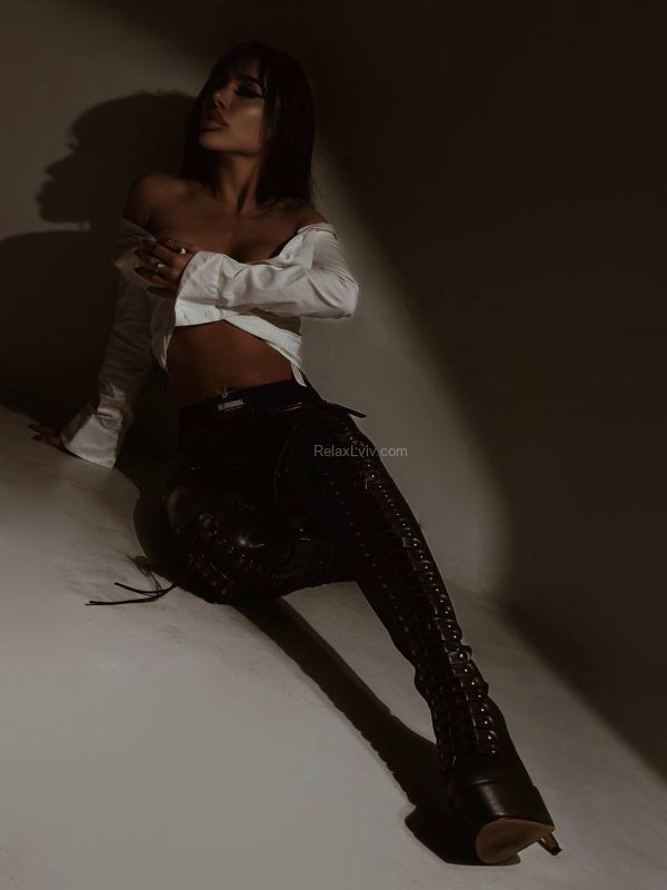 Lviv escort : Alisa - photo 3