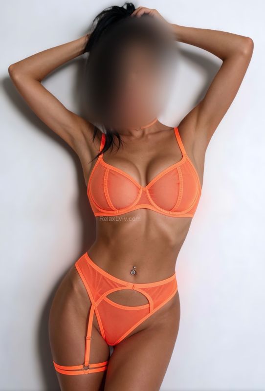 Lviv escort : Adel - photo 2