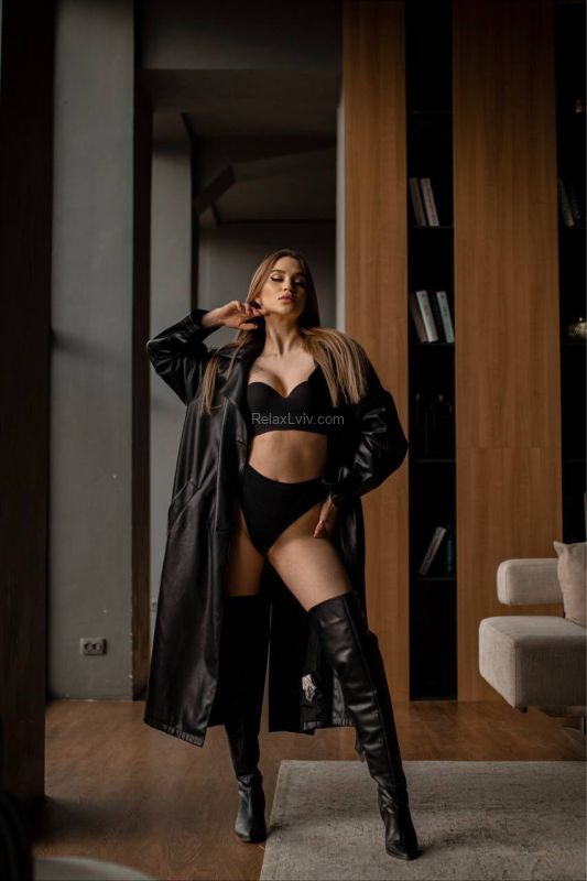Lviv escort : Alina - photo 1