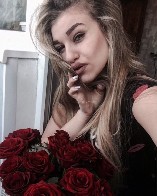 Повія Львова : Рєната - фото 1